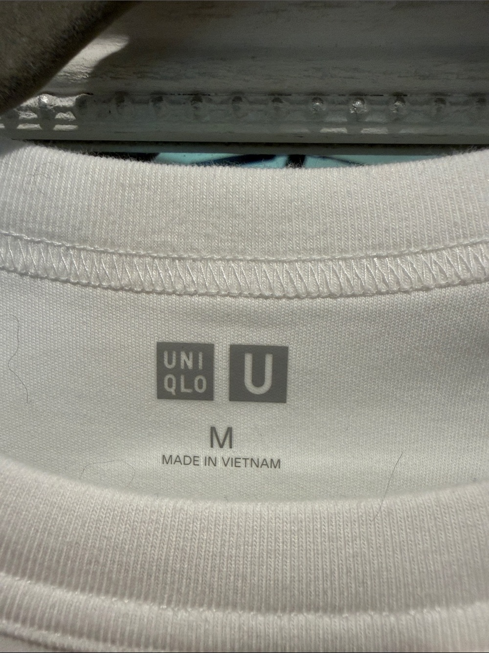 Uniqlo Classic White Crewneck T-Shirt - Picture 3 of 4